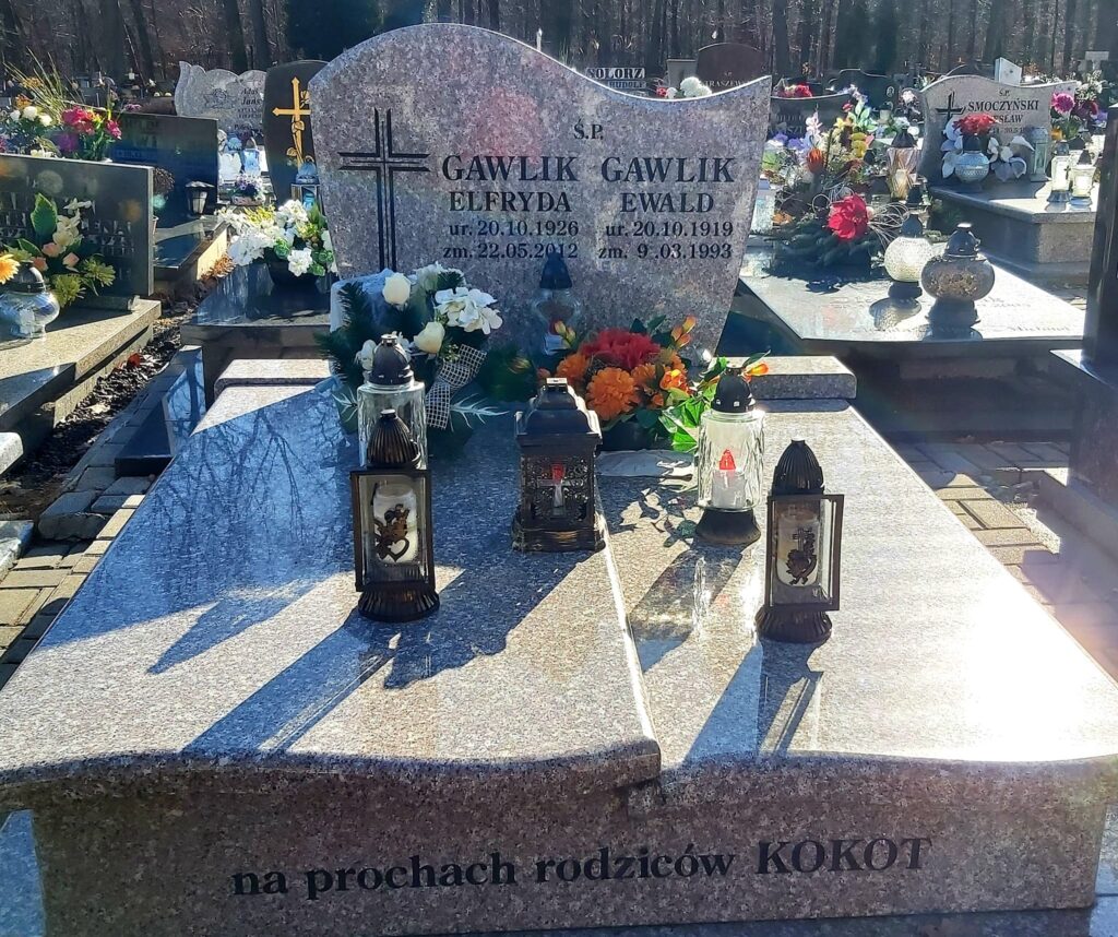 Grób Ewalda Gawlika i jego żony na giszowieckim cmentarzu